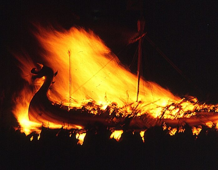 viking boat burning. Image: Wikimedia
