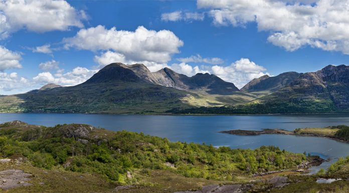Loch Torridon By Stefan Krause, (Own work) [CC BY-SA 3.0 (http://creativecommons.org/licenses/by-sa/3.0)], via Wikimedia Commons