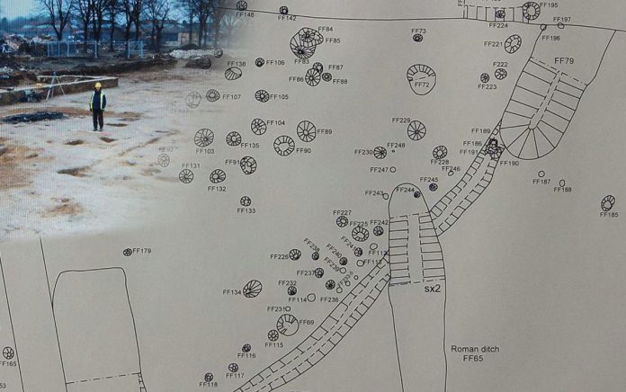 Detailed plan of Enclosure 3, and a site photo. Image: Colchester Archaeological Trust