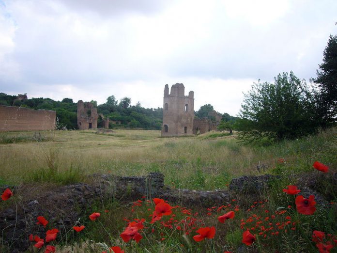 Circus of Maxentius : Lalupa [CC BY-SA 4.0], via Wikimedia Commons