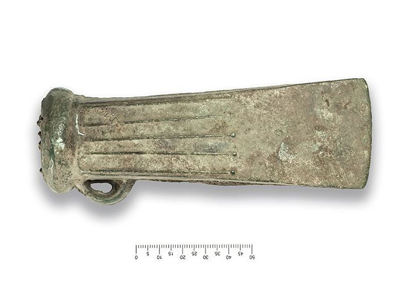 Early Iron Age bronze axe. Image: Oxford Archaeology