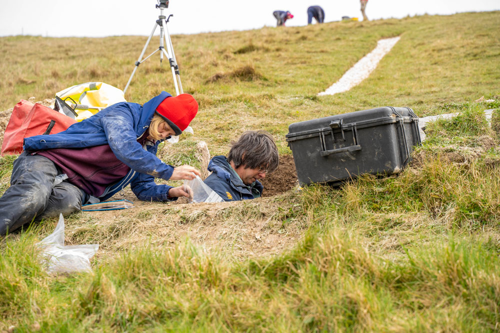  Environmental Archaeologist Mike Allen and archaeologist Julie Gardiner bag up soil samples