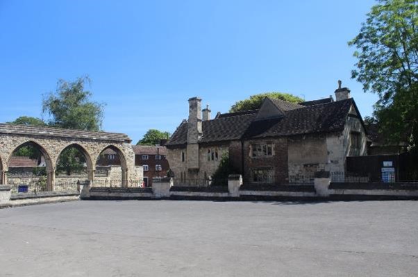 Dulverton House and the Infirmary Arches at Gloucester (photo Urban Archaeology)